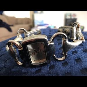 Women’s Casual Silver Leather Analog Watch